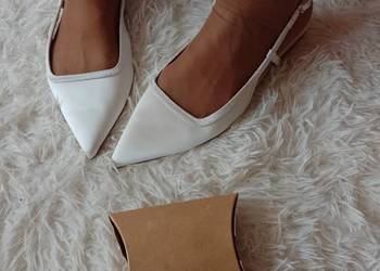 (40) ASOS Design) Białe baleriny z odkrytą piętą z Londynu, NOWE