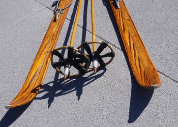 Stare narty drewniane jesionowe 150 cm + kijki
