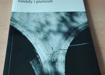 Sandały i pierścień / Jan Sochoń Biblioteka Toposu jak nowa