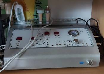 Aparat do mikrodermabrazji.