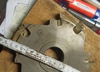 frez z wymiennymi płytkami utensili bryk