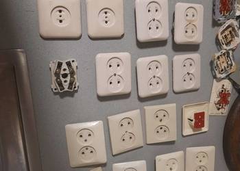 Stare gniazdkaelektryczne kontakty  vintage