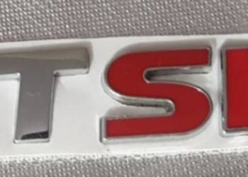 NOWY mały znaczek emblemat klejany TSI