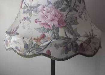 Mosiężna lampa podłogowa z abażurem