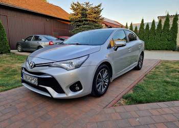 2.0 D-4D 143 KM Diesel, Światła Ful LED, Nawigacja, kamera cofania, Sedan