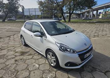 Peugeot 208 2018 Signature+ S&S benzyna 82KM 1.2 I właściciel salon Polska