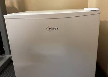 Mała lodówka Midea