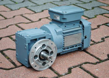 Motoreduktor kątowy 0.25kw. 72obr./min. FIRMY SEW