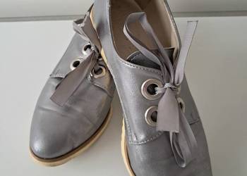 Buty damskie - półbuty srebrne „Aga But”, do sprzedania