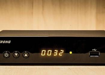 Dekoder DVBT2 Strong SRT 8222