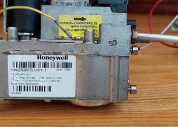 Honeywell S4564BT automat palnikowy + Zawór gazowy VR4601C