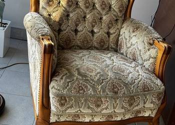 Fotel rzeźbiony Ludwikowski pikowany.