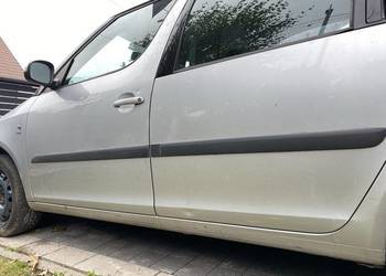 Drzwi lewe tylne lewy tył skoda roomster 2009 lusterko prawe fabia