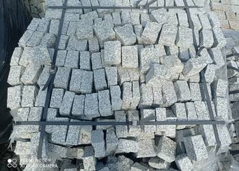 Kostka granitowa 4-6 x 10x8cm góra cięta płom.boki łupane