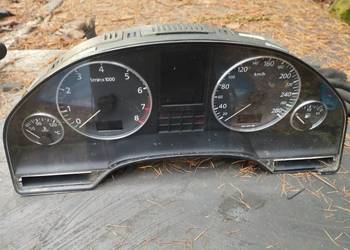 Liczniki zegary audi A8 D2 4,2 vdo