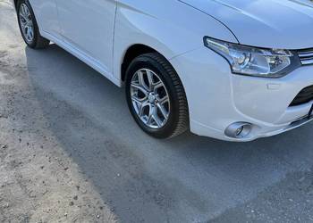 Mitsubishi Outlander 3