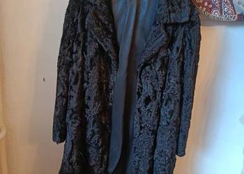 Futro z łapek karakułowych