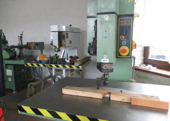 Frezarka górnowrzecionowa FG-1 GOMAD