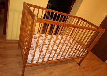 Łóżeczko dziecięce drewniane
