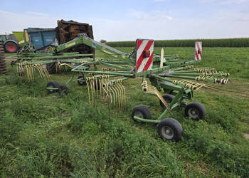 Zgrabiarka dwukaruzelowa KRONE Swadro 710/26T Zgrabiarka dwukaruzelowa KRONE Swadro 710/26T