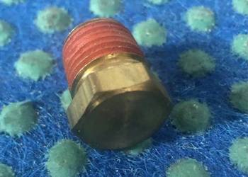 CAT Korek z gniazdem sześciokątnym z gwintem 1/4-18 NPTF 3E-7428