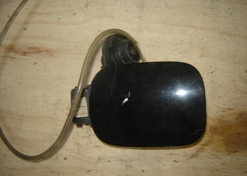 VW Phaeton 04r klapka korek wlewu paliwa