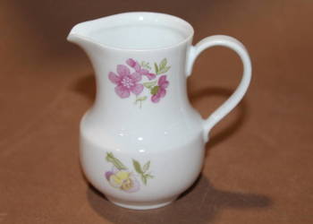 Porcelanowy mlecznik Kahla z lat 1968 – 1987 nr 1153
