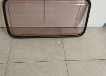 Szyba stała z uszczelką 88 na 43 cm do przyczepy