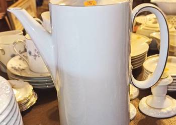 Dzbanek do kawy. Medaillon. Rosenthal. Syg. Thomas. Dzbanek do kawy. Medaillon. Rosenthal. Syg. Thomas.