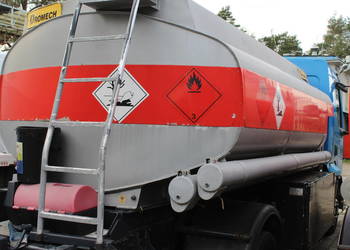 Autocysterna do przewozu i dystrybucji paliw Renault Midlum