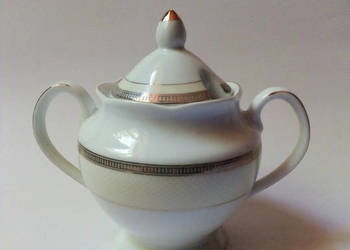 porcelanowa cukiernica Feniks vintage