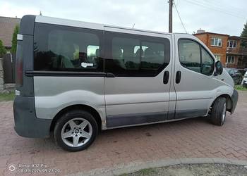 RENAULT TRAFIC 1,9dci  9x osob lekko uszkodz. przetarty silnik po wymianie.