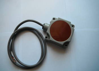 E2M-MP20 Omron Proximity switch przełącznik zbliżeniowy 24V