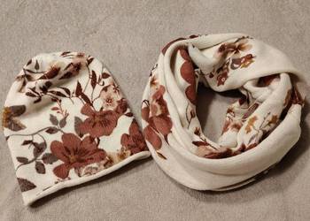 Czapka i komin w kwiaty