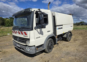 Zamiatarka MERCEDES-BENZ Atego (specjalny / 123 442 km) FAUN VIAJET 5R/L