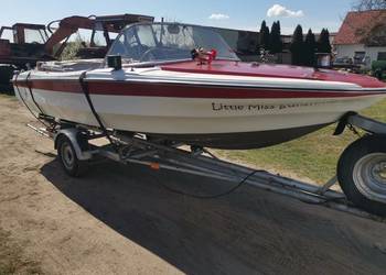 Motorówka wraz z przyczepa do transportu łodzi