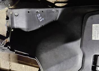 Suzuki Burgman 125 K7 kokpit plastik schowek osłona nóg wypełnienie