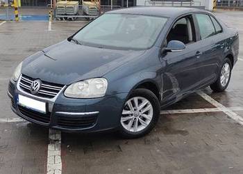 VW Jetta 1.6 o mocy 102 KM Navi