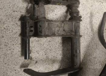 Piaggio X-evo Xevo zawieszenie silnika