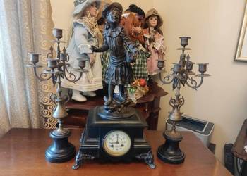 Stary zegar Panna ze świecznikami - garnitur Stary zegar Panna ze świecznikami - garnitur