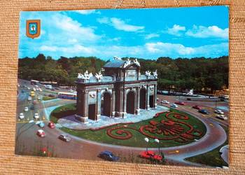 MADRYT - PUERTA DE ALCALA TO KLASYCYSTYCZNA BRAMA I POMNIK
