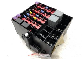 SKRZYNKA BEZPIECZNIKÓW FORD FIESTA MK7 Hatchback 1.2 82KM MODUŁ