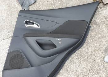 OPEL MOKKA TAPICERKA BOCZEK DRZWI PRAWY TYL 15R