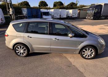 Ford S-Max w wersji Titanium, silnik 2.0 TDCi 140 KM, manualna skrzynia bie