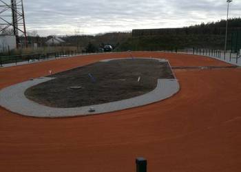 Mączka ceglana na korty tenisowe, bieżnie i inne obiekty sportowe.
