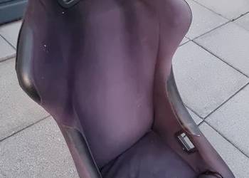 Fotel kubełkowy rozm M polecam tanio.