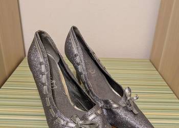 Buty na obcasie 38