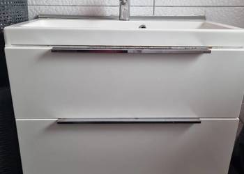 Szafka do lazienki z zlewem i kranem