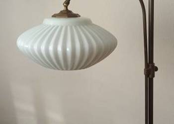 Wysoka, mosiężna lampa podłogowa z ruchomym ramieniem. Wysyłka