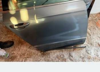 Drzwi prawe tył tylne Vw Passat B6 kombi LA7T szare